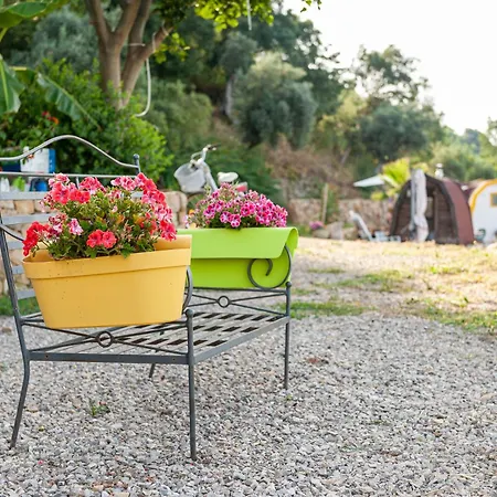 Terreditusa - Bungalow Melograno Campsite Tusa